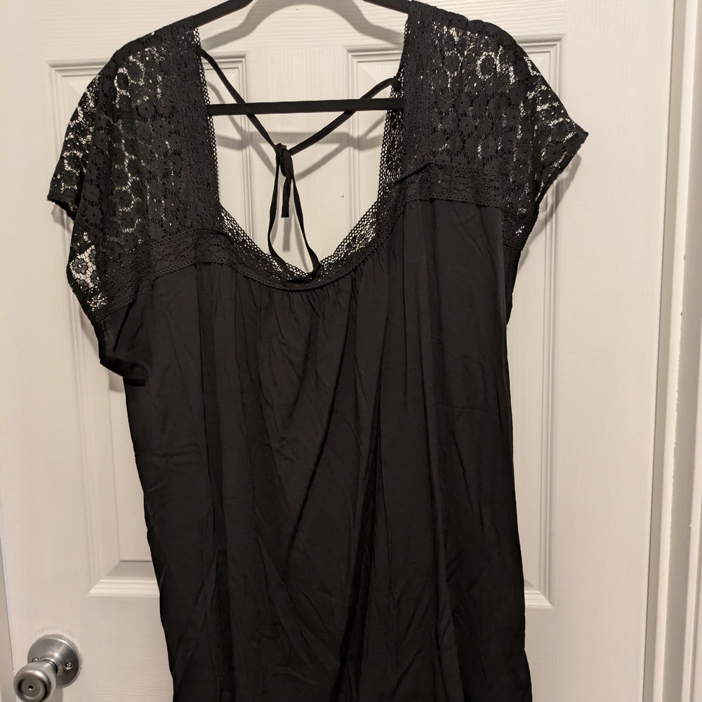 New with tags! Black Lace Detail Top, size 3X